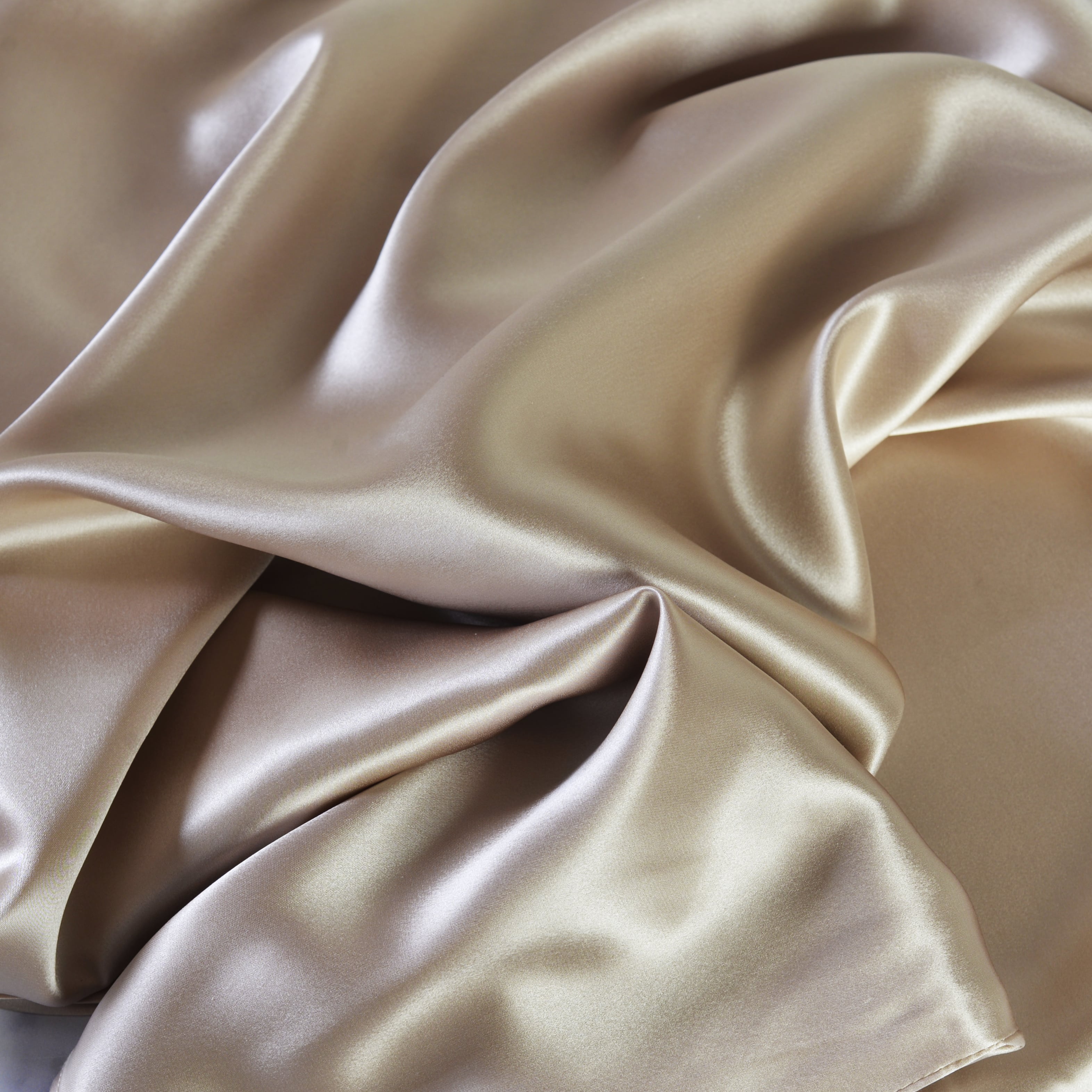 differenza tra seta e raso