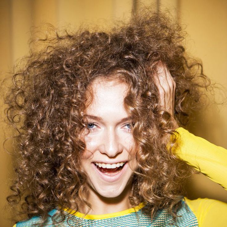 Capelli crespi: combatterli a tavola con cibi sani