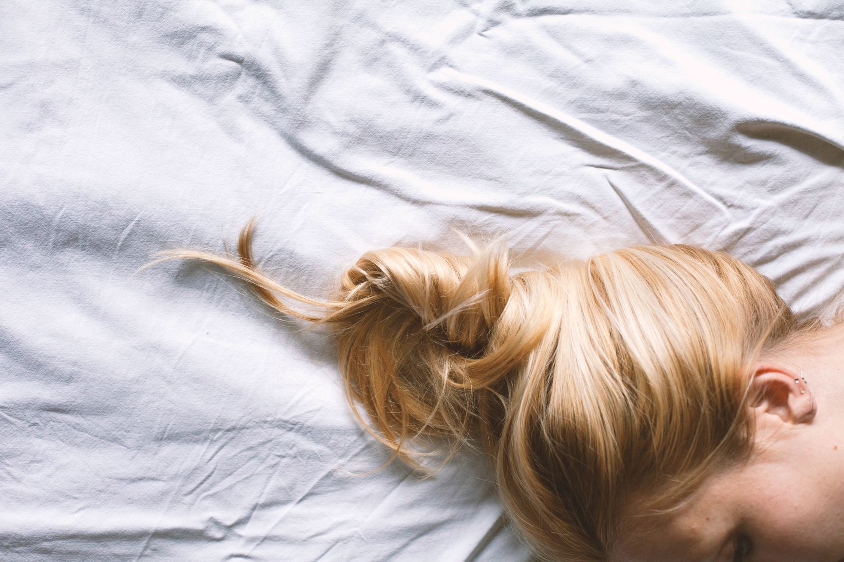Come proteggere i capelli notte